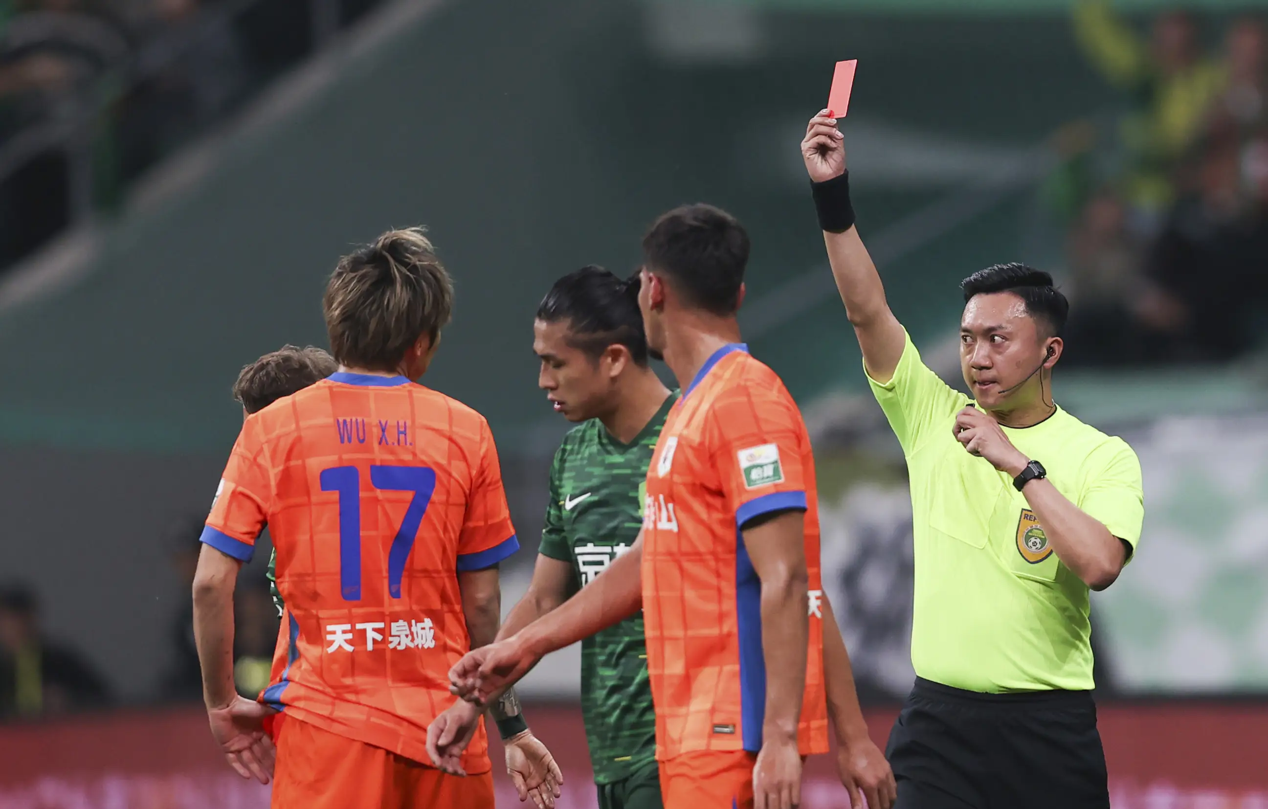 南宫体育 -欧超杯关键时刻走向成谜，山东泰山临场应变，话题不断，轮换策略成焦点的简单介绍